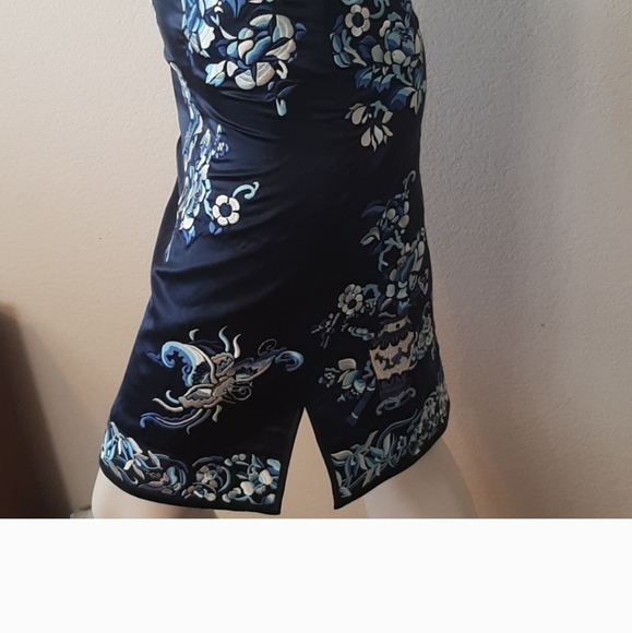 Ralph Lauren black label embroidered silk skirt. Size 2 - Picture 2 of 6